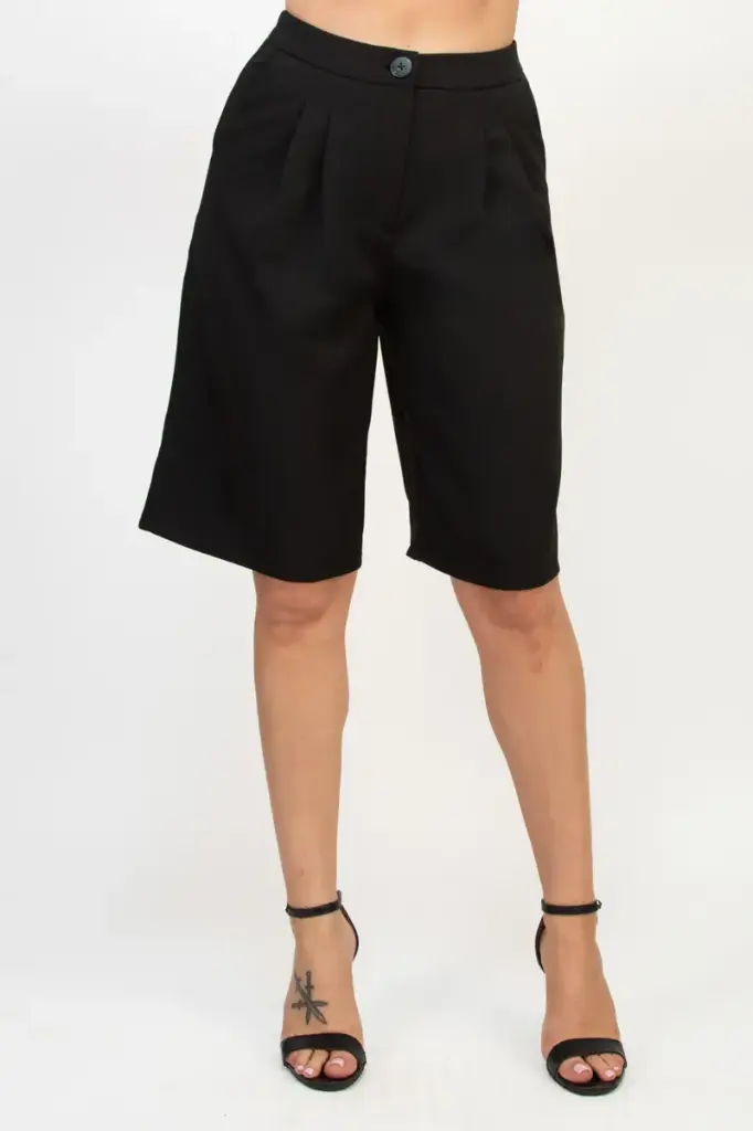  Pleated High-Waist Bermuda Pants