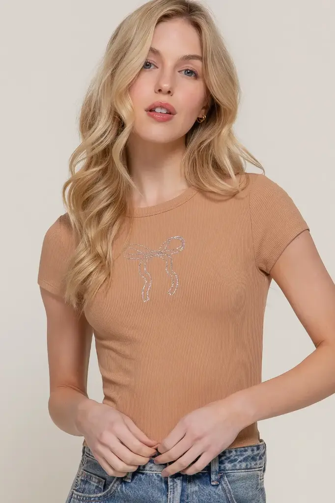 SHORT SLV CREW NECK RHINESTONE RIB KNIT TOP